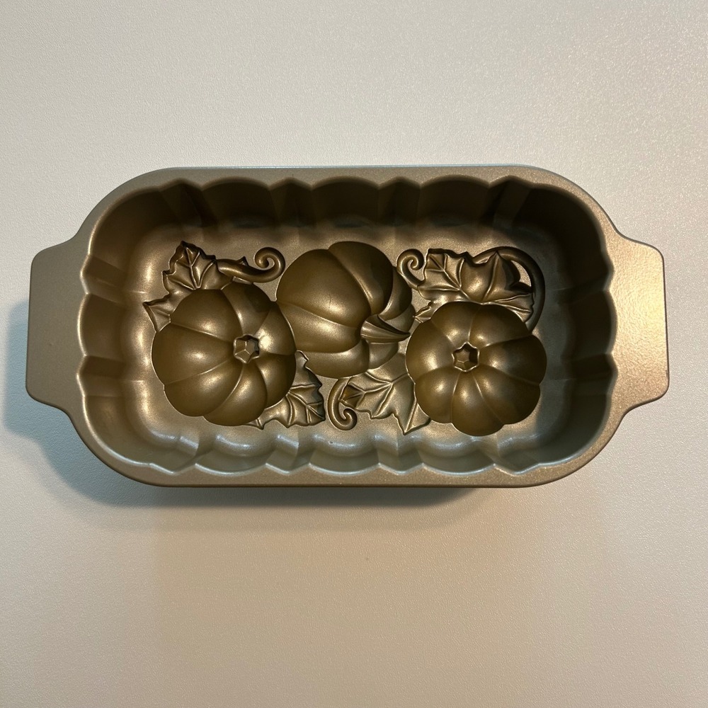 Nordic Ware Botanical Pumpkin Loaf Pan Gold 6 Cup Harvest Autumn Bakeware - Picture 2 of 6